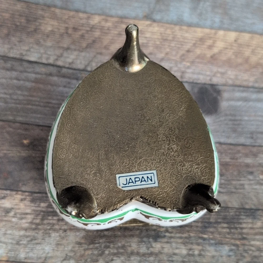 Vintage‎ Heart Jewelery Music Box, Rare Vintage Enamel Metal Footed Trinket Dish